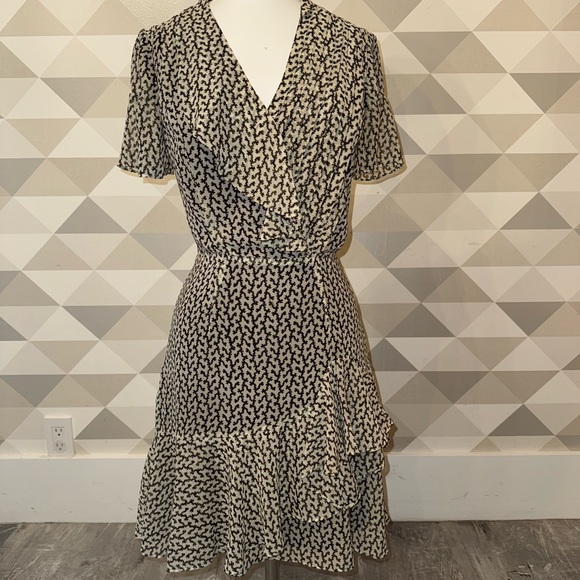 Reiss Dresses & Skirts - Reiss Elegant Black and Cream Patterned Dress